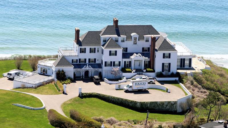 A New Taylor Swift Song Tells the Story of Her Rhode Island Home