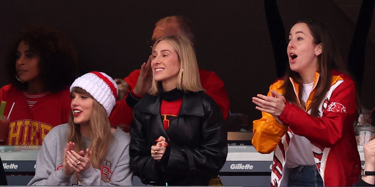 Taylor Swift Attends Boyfriend Travis Kelce’s Game Against the Patriots