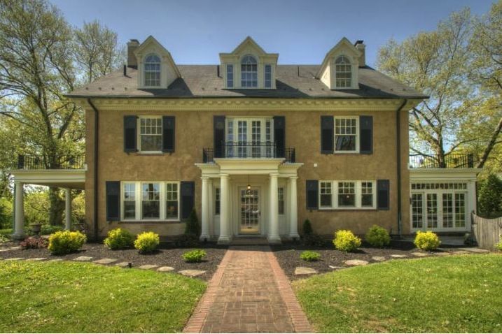 taylor swift's childhood home, located at 78 grandview boulevard in reading, pennsylvania