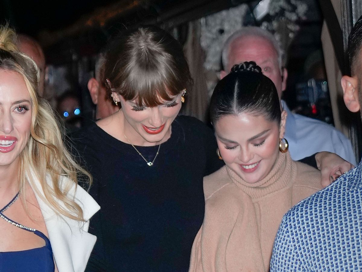 Taylor Swift Endorses the Sheer Trend at Dinner With Selena Gomez