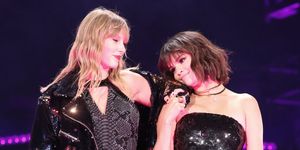 taylor swift and selena gomez perform onstage during the taylor swift reputation stadium tour