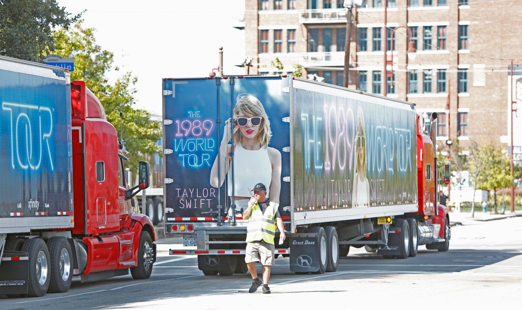 Transport truck advertising the music of Taylor Swift, Kelly