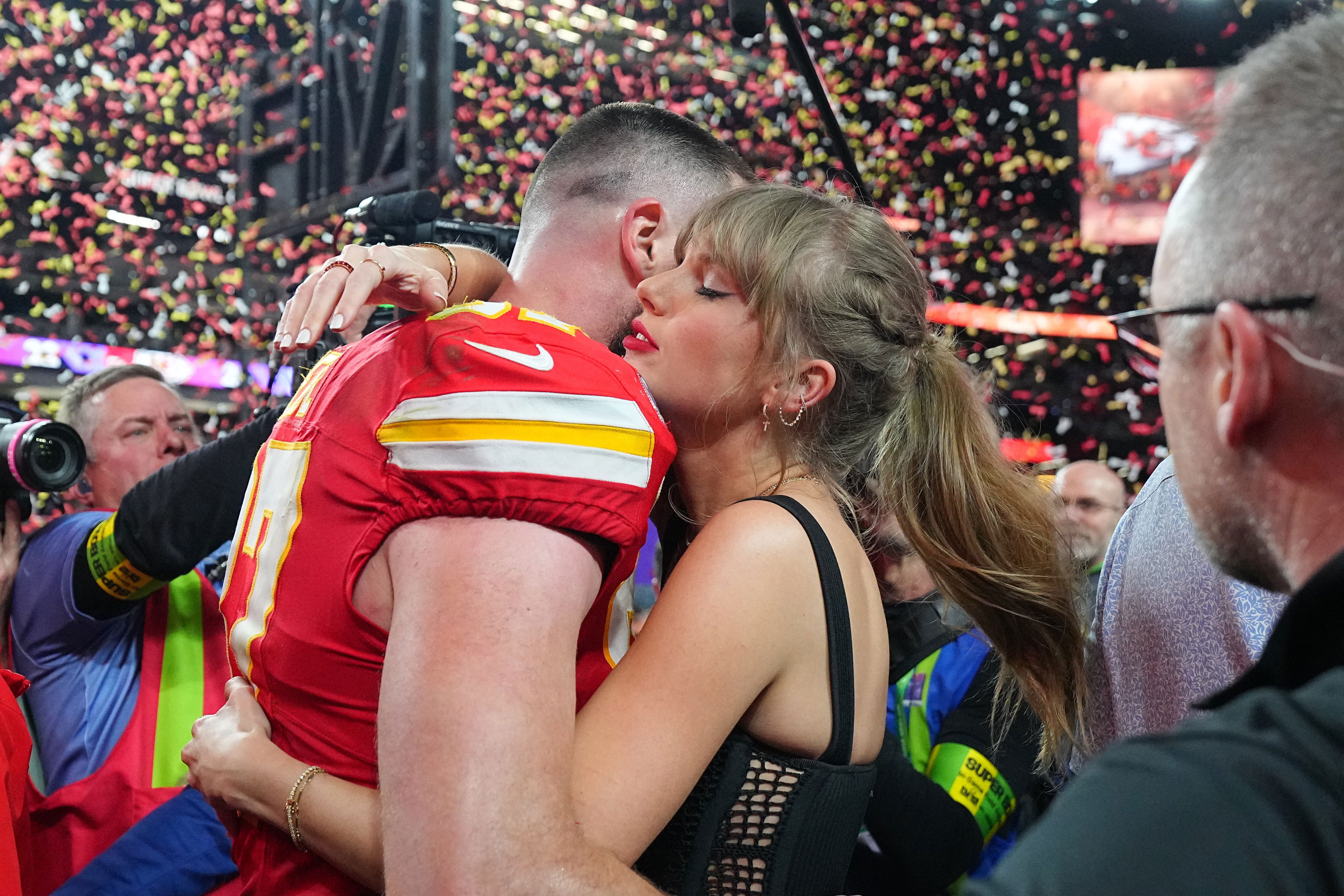  Taylor Swift Went Out of Her Way to Publicly Support Travis Kelce at His Super Bowl Ring Ceremony