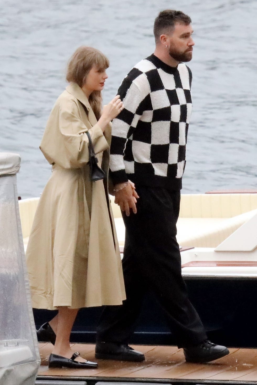 Taylor Swift und Travis Kelce am 16. Mai 2024 am Comer See in Italien.