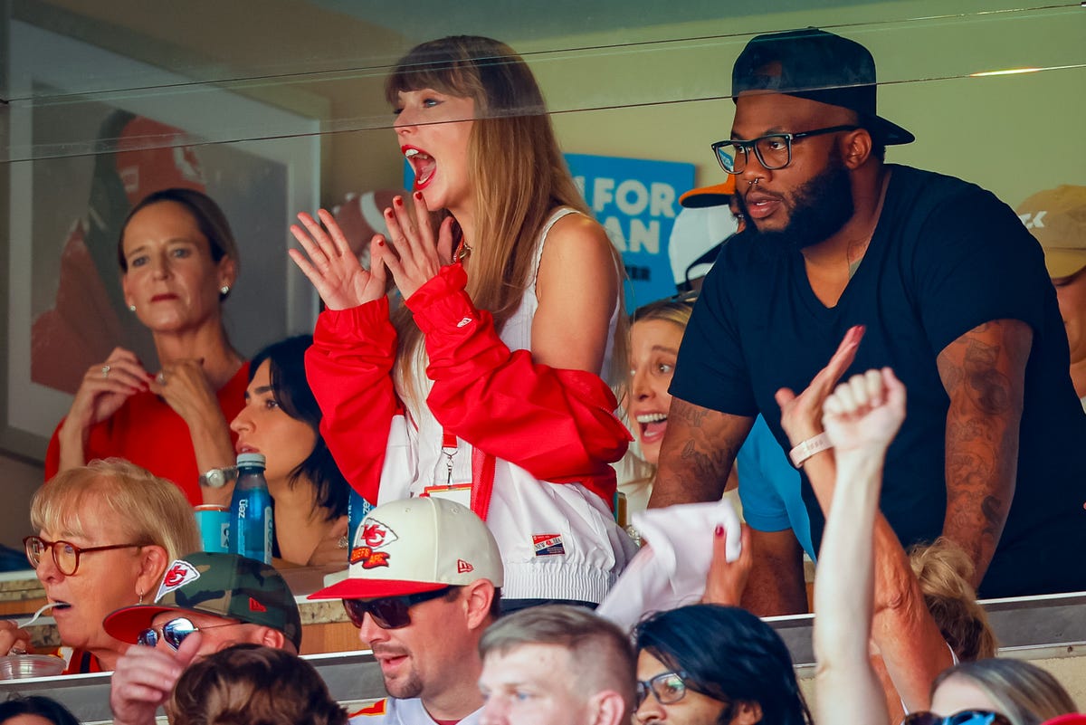 Another White Sox fan had some fun with Chris Sale's jersey antics