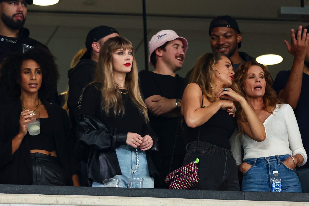 Why Taylor Swift Is More Public With Travis Kelce Than Joe Alwyn