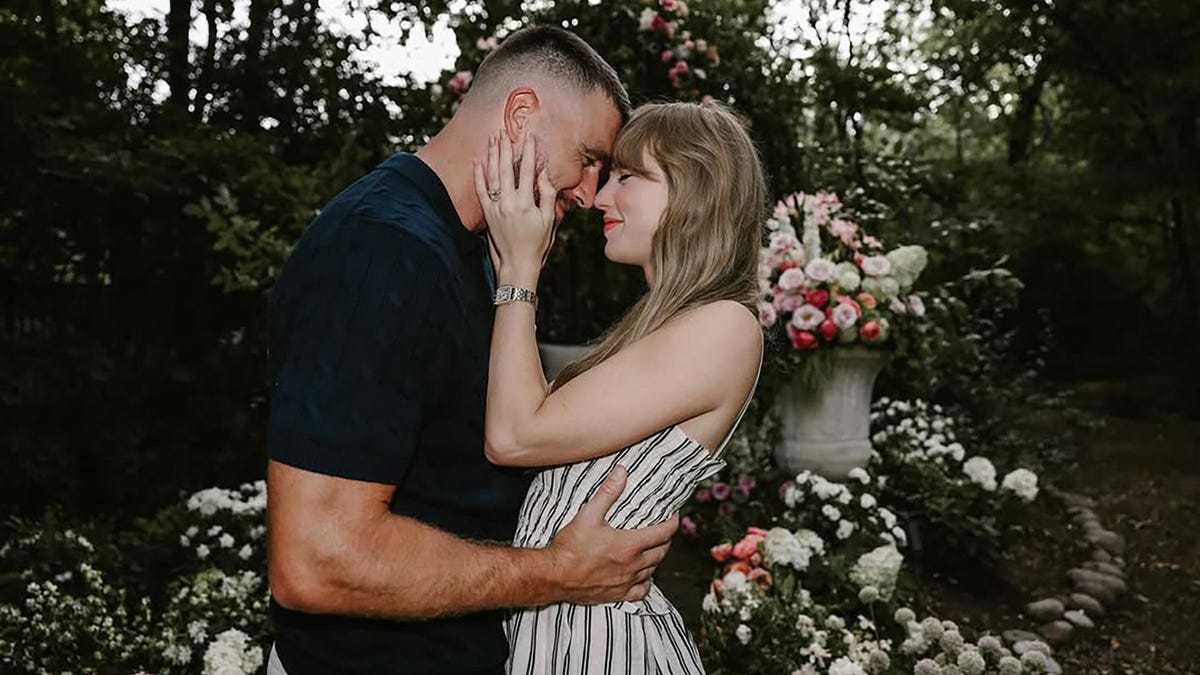 taylor swift and travis kelce