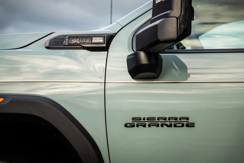2024 GMC Sierra HD AEV Grande Concept: A massive flatbed truck