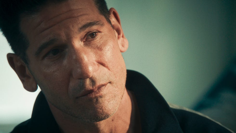 jon bernthal jako mikey berzatto w 4 sezonie niedźwiedzia
