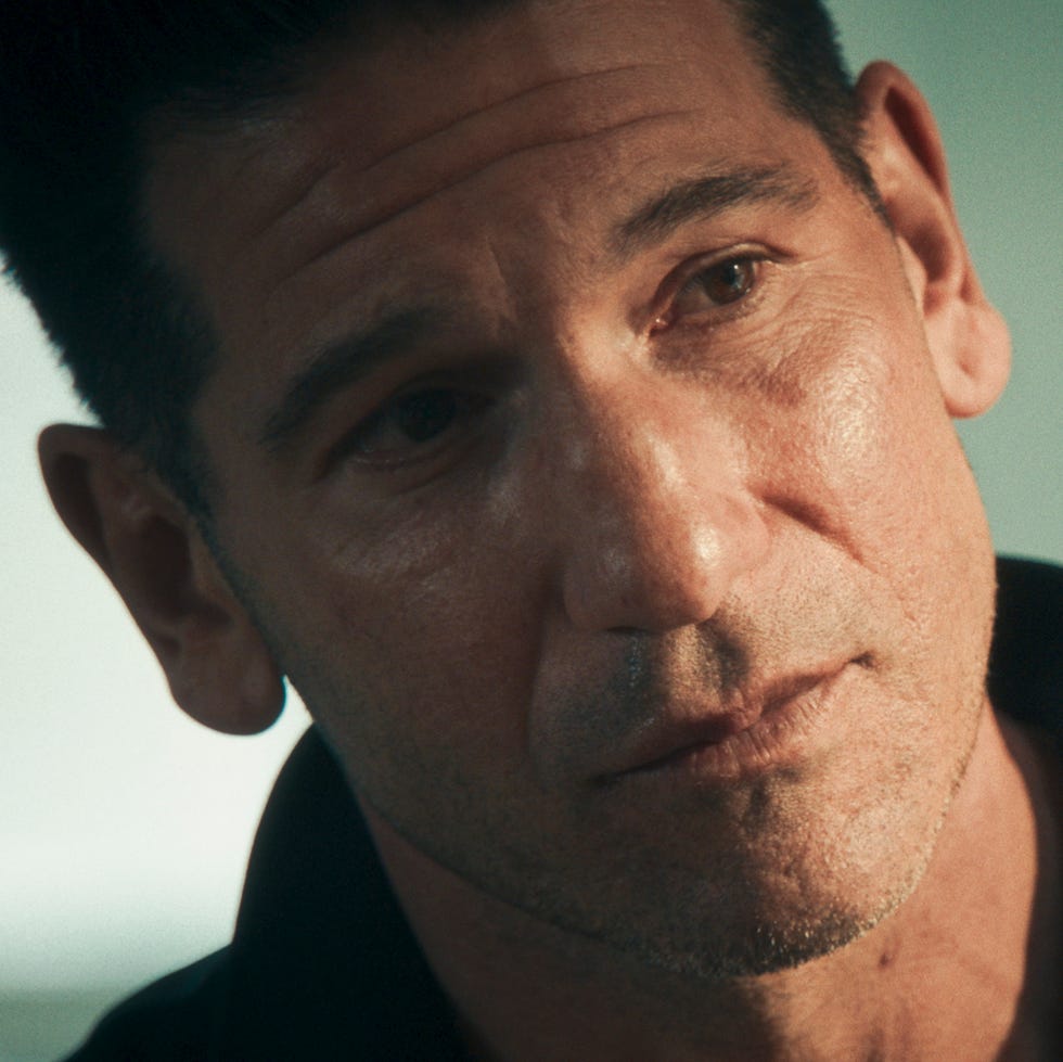 jon bernthal jako mikey berzatto w 4 sezonie niedźwiedzia