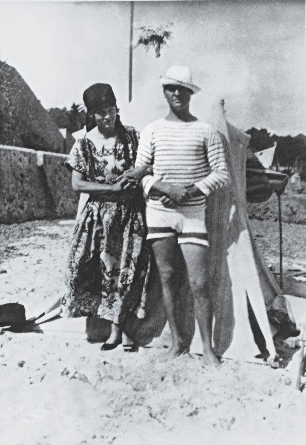 sara and gerald murphy in antibes, france, in the 1920s photographed by pablo picasso