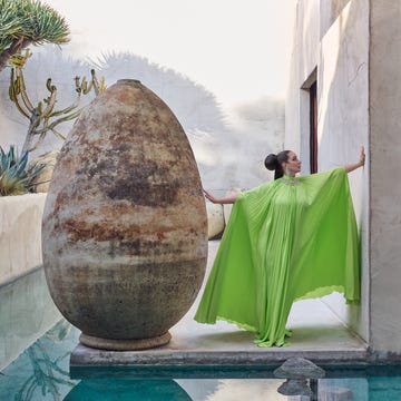 In Loot, now in its second season, Maya Rudolph plays Molly Wells, a newly divorced mega-billionaire. in loot, now in its second season, maya rudolph plays molly wells, a newly divorced megabillionaire
