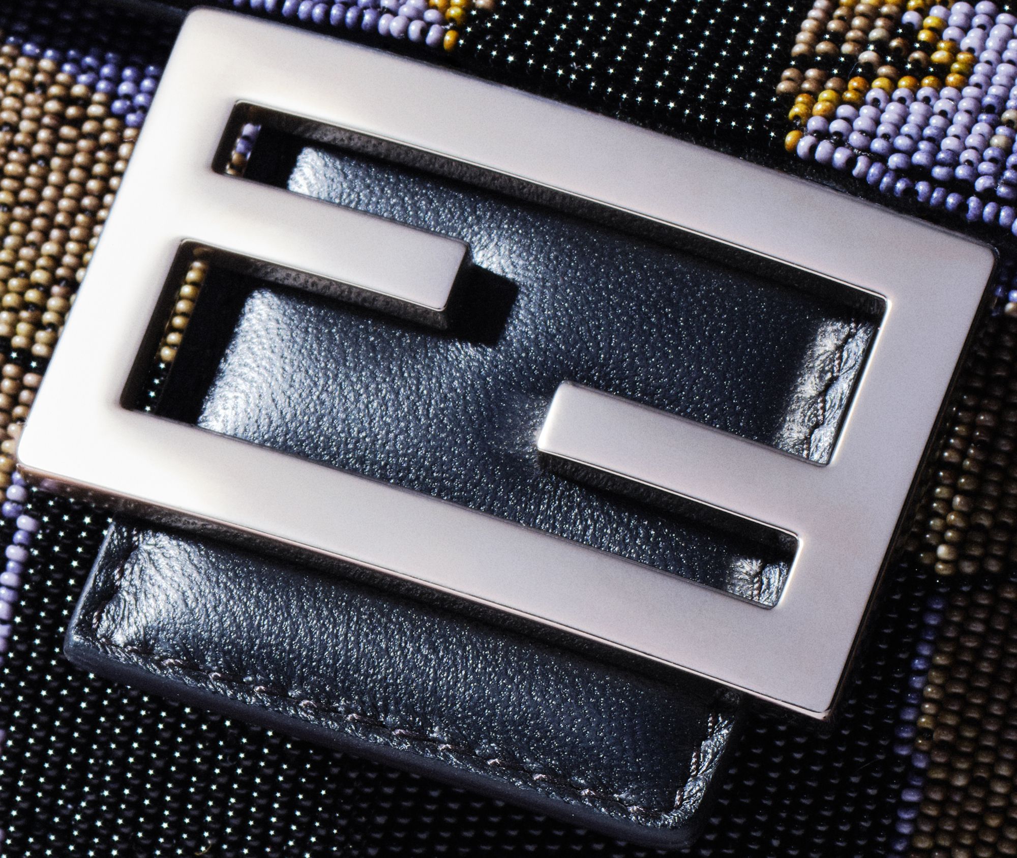 FENDI パターン入り ヘアバンド