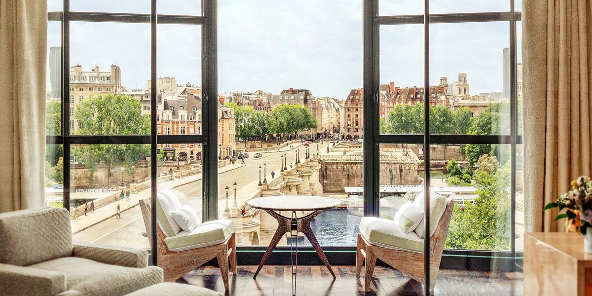 The Library  Cheval Blanc Paris Hotel