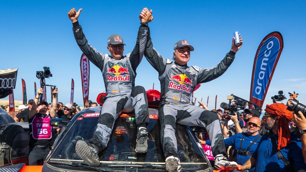 preview for Carlos Sainz y Lucas Cruz ganan el Dakar 2024 con Audi