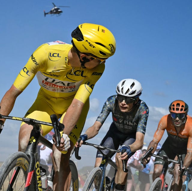 Gravel Chaos at Tour de France: Tadej Pogačar Claims “I Think Vingegaard Is Afraid of Me”