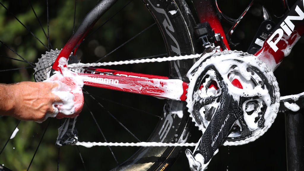 How to Mountain Bike Wash: Simple and Effective Tips