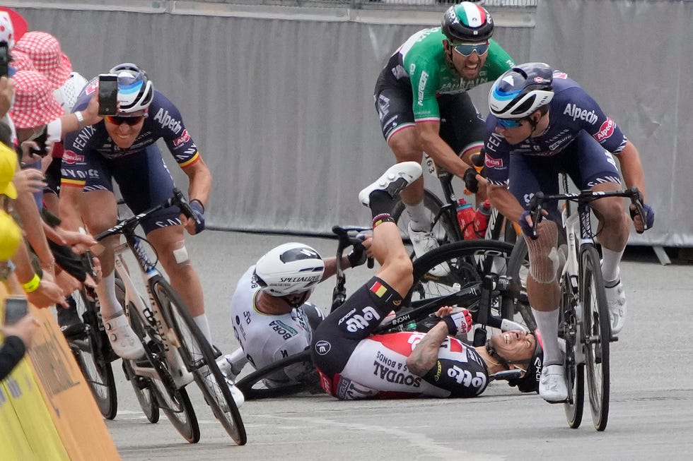 tour de france 2021 stage 3 crash