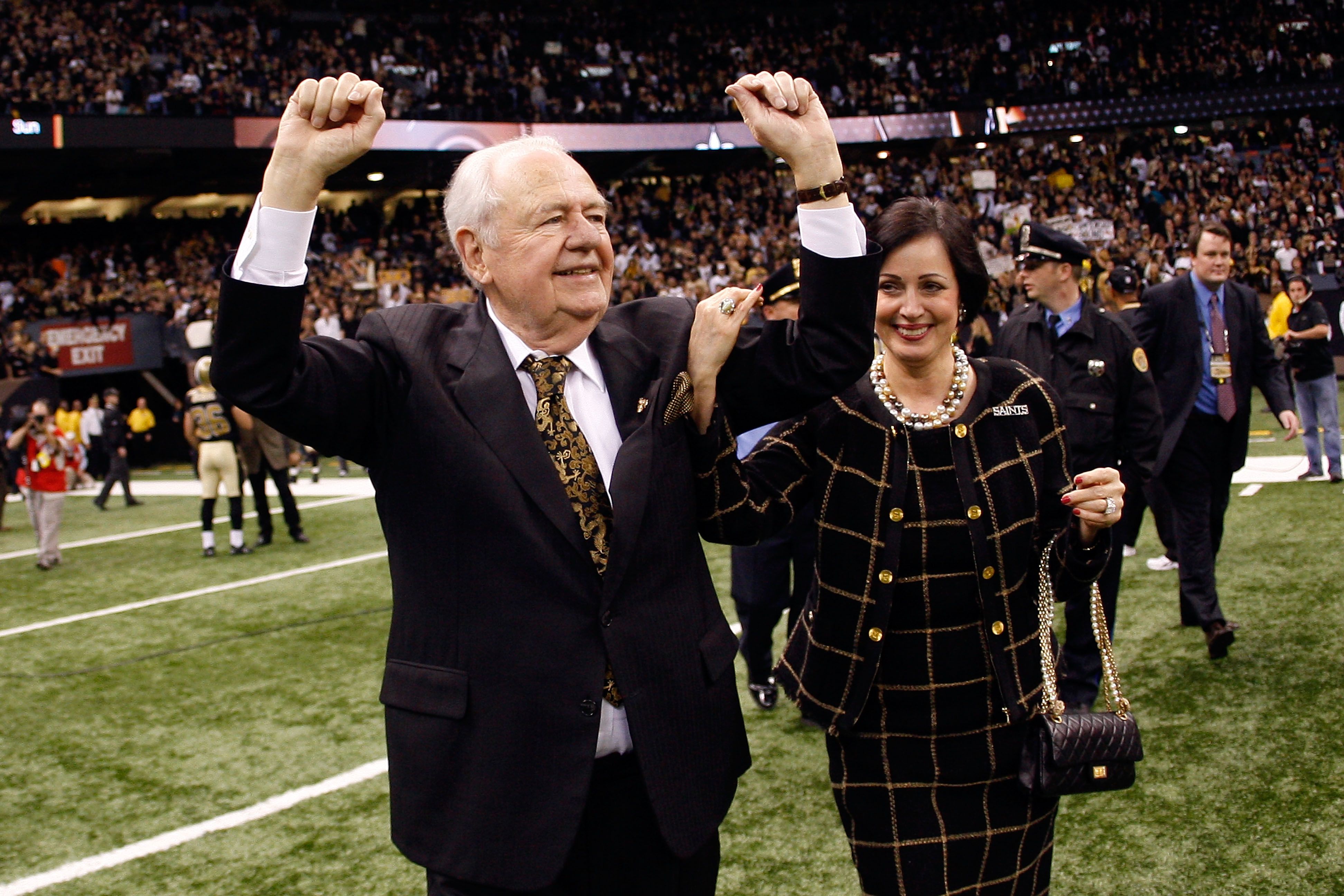 New Orleans Saints - New Tom Benson statue at the Mercedes-Benz Superdome!  Watch Mr. Benson talks about the statue: