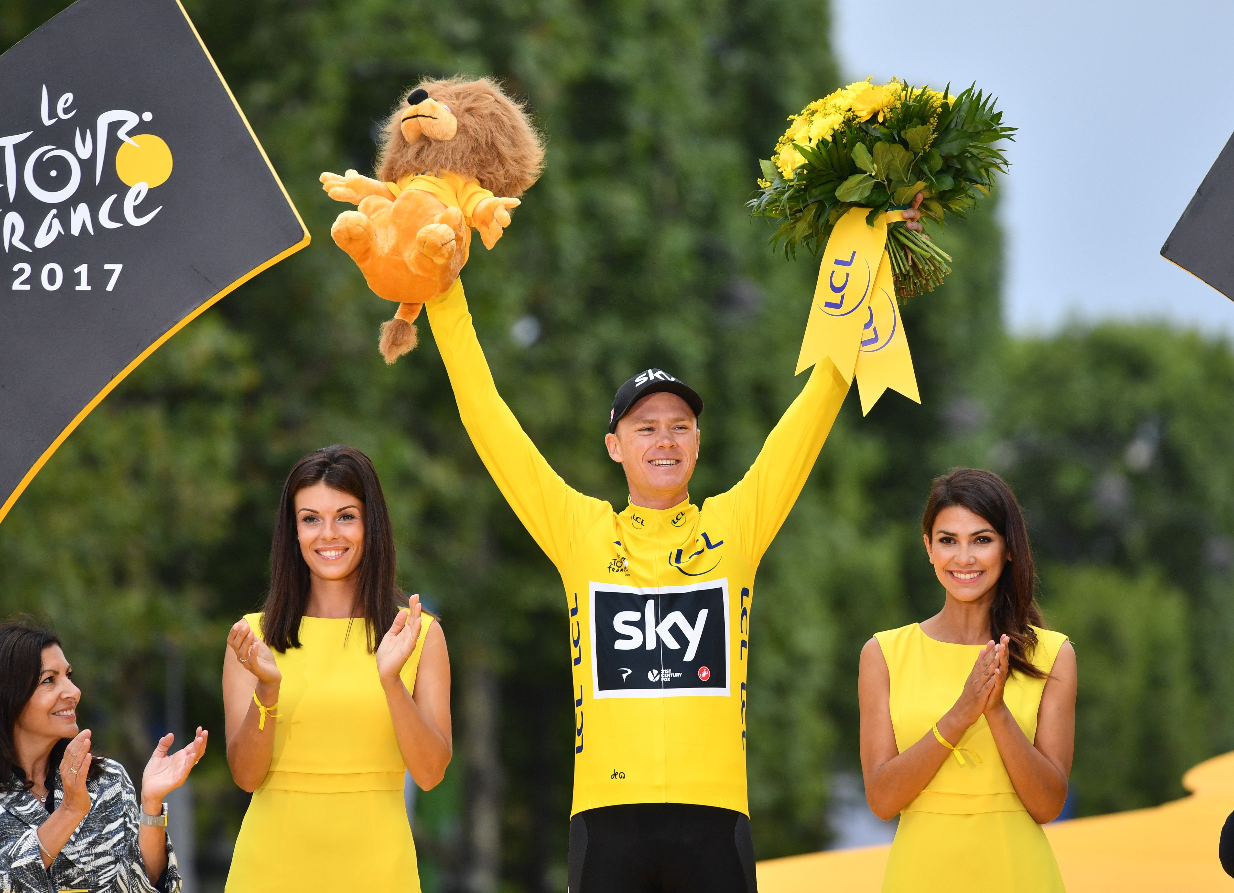 Tour de France Will NOT Ditch Podium Girls - Tour Hostesses Remain in 2018