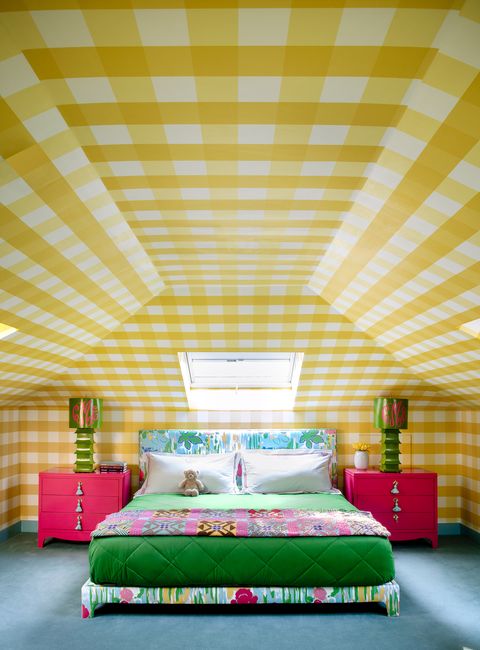 teen bedroom with yellow and white plaid wallpaper