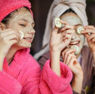 teenage girls spa day at home