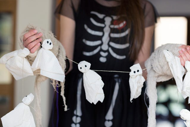 Two small Halloween ghosts diy, white and black felt sheets