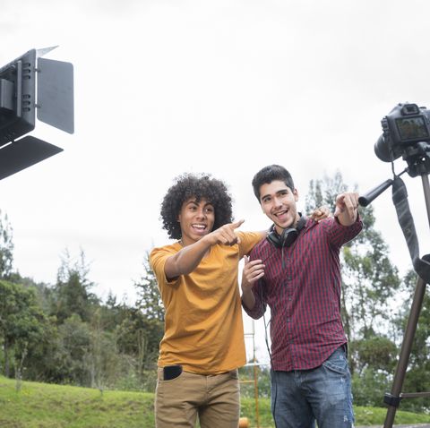 teens making videos for video sharing website