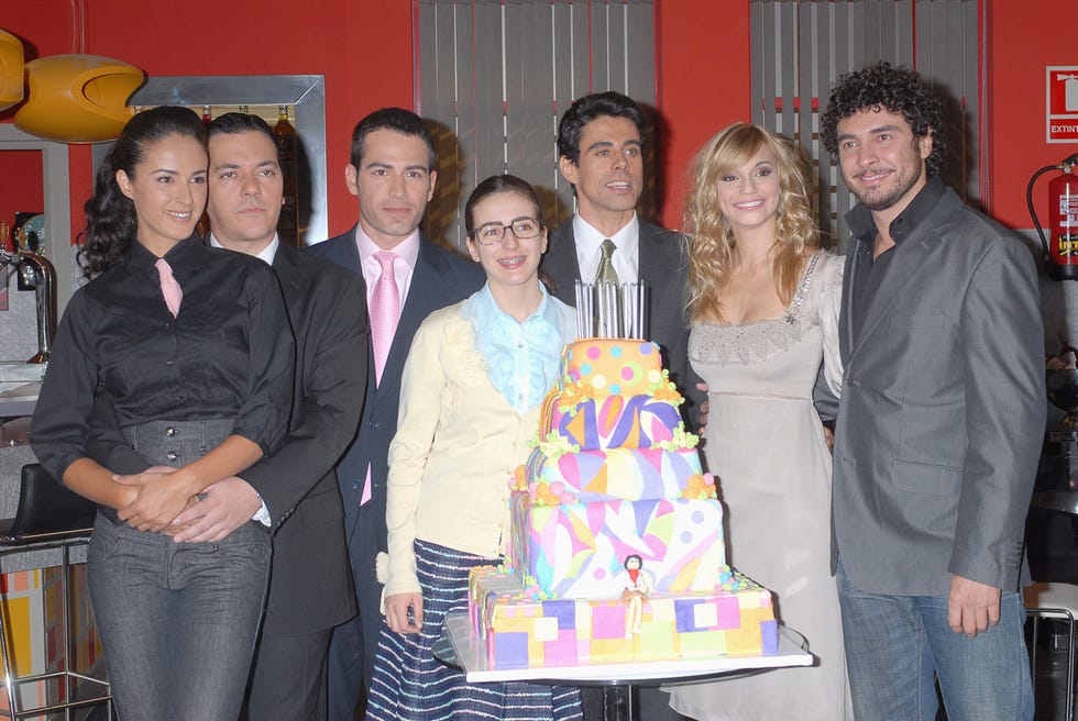 José Manuel Seda y el equipo de Yo Soy Bea celebrando 