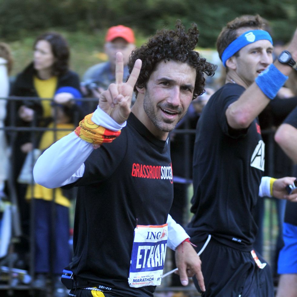 ethan zohn running a marathon