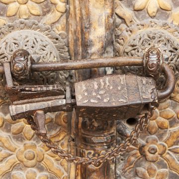 temple door lock
