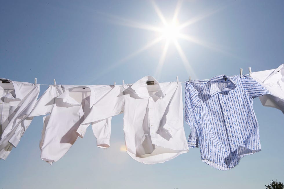 tender la ropa al sol airea las prendas y elimina olores