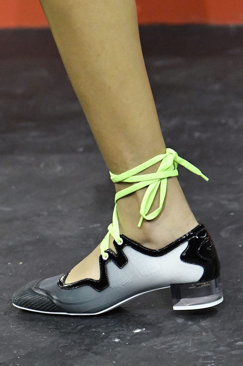 tendencias zapatos sandalias primavera 2022