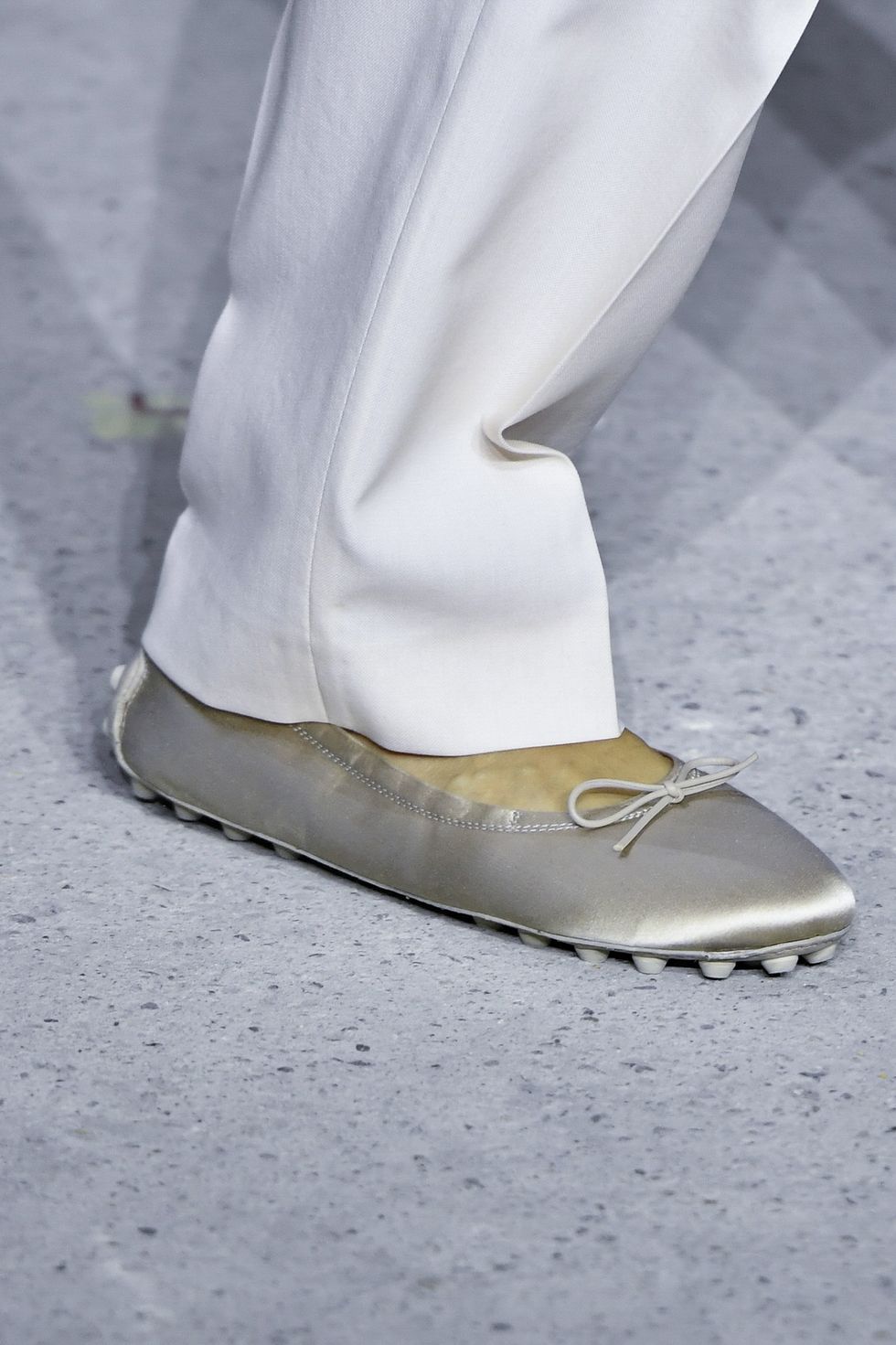 tendencias zapatos sandalias primavera 2023 tod's