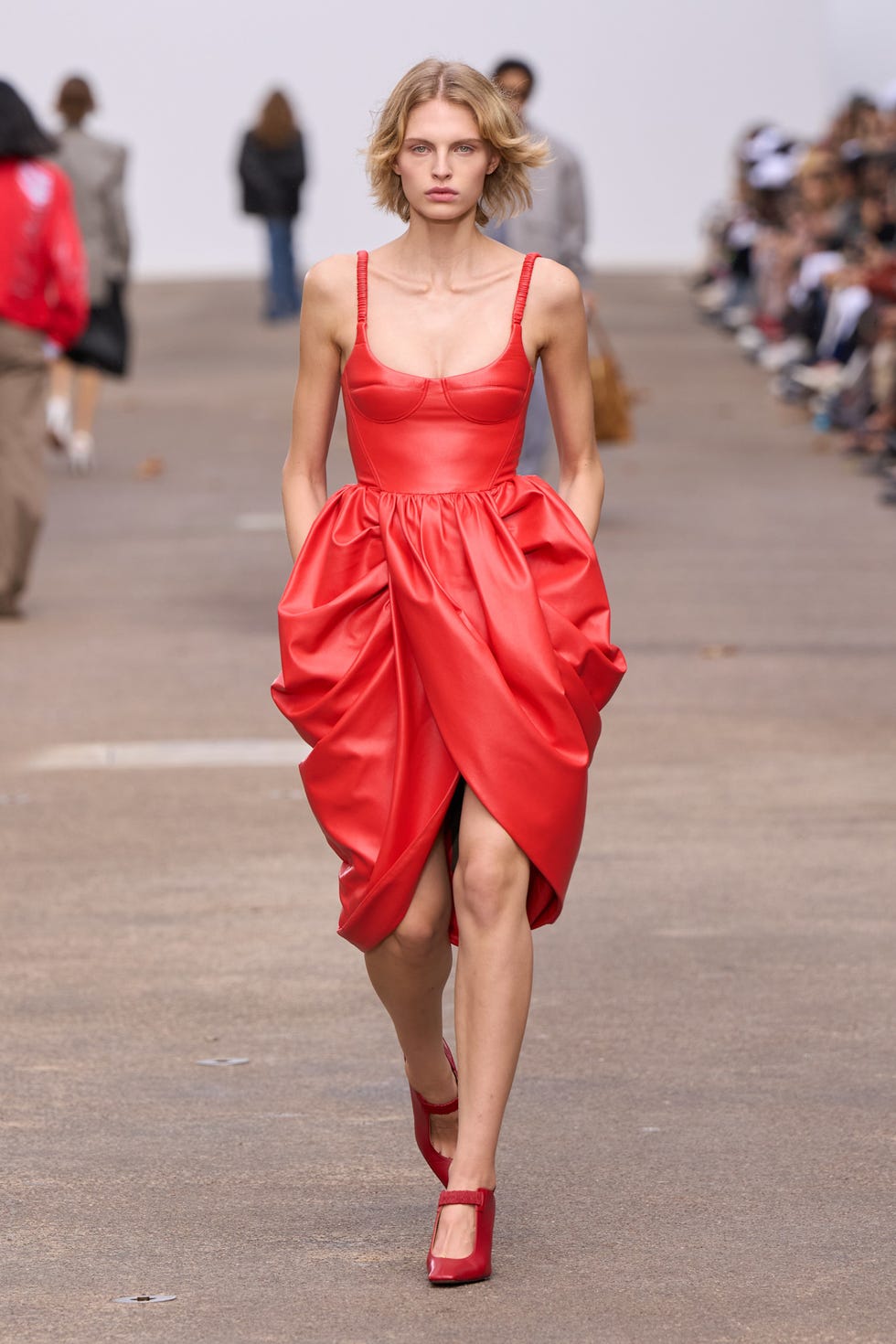 Moda 2025: i colori in tendenza dalle sfilate