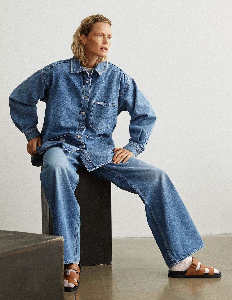 tendenze moda jeans primavera 2021 camicia lee h and m