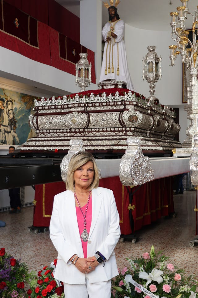 ana botella semana santa 2025