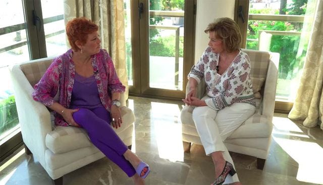 terelu campos y maria teresa campos sentadas en una entrevista