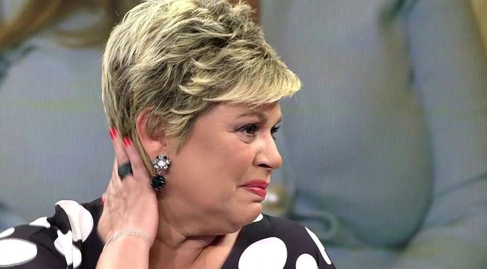 Terelu, Terelu Campos, Viva la vida, Terelu rompe al ver las críticas de 'Sálvame' por la venta de su casa, Terelu estalla tras ver las críticas por la venta de su casa, Terelu rompe a llorar al ver las críticas de sus excompañeros , Terelu rompe a llorar al ver las críticas de sus compañeros de 'Sálvame' por la venta de su casa
