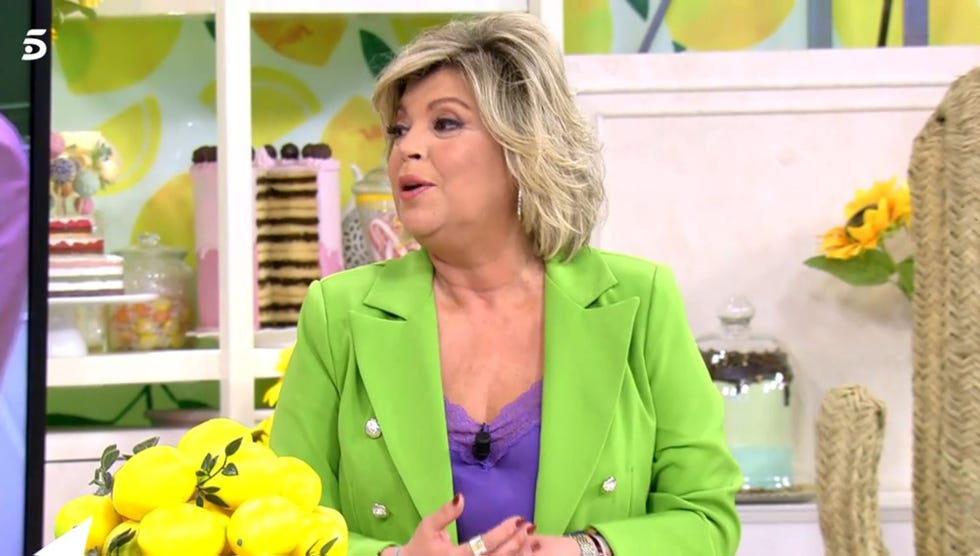la hija de maría teresa campos en el plató de 'sálvame lemon tea'