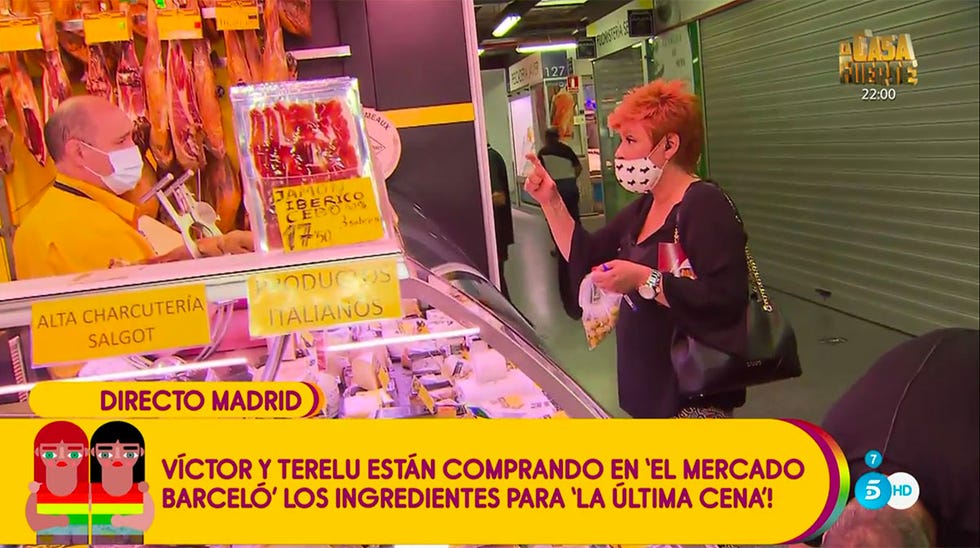 terelu campos y víctor sandoval hacen la compra para 'la última cena'