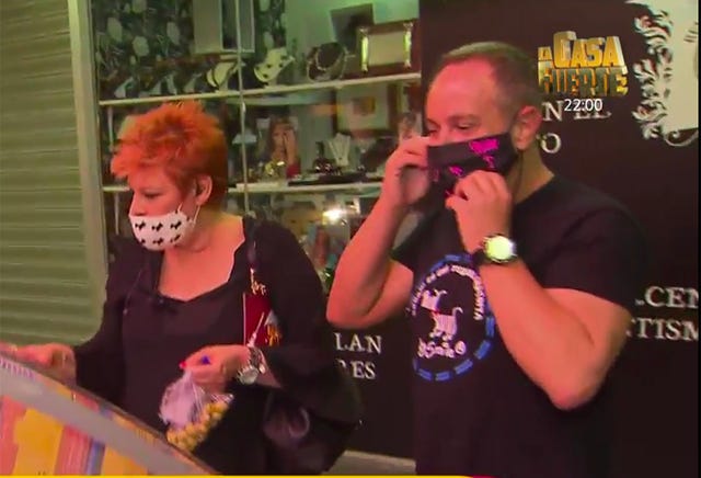 terelu campos y víctor sandoval hacen la compra para 'la última cena'