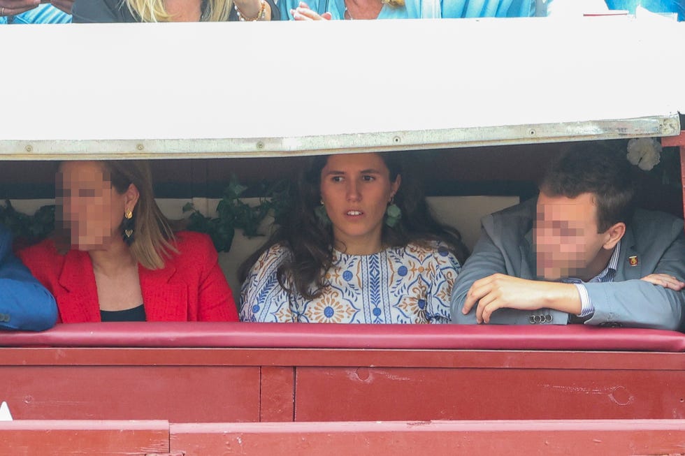 teresa urquijo en una corrida de toros benefica en las ventas