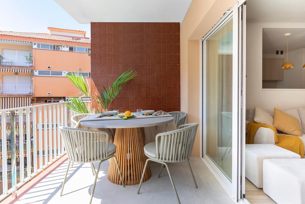 terraza con comedor exterior