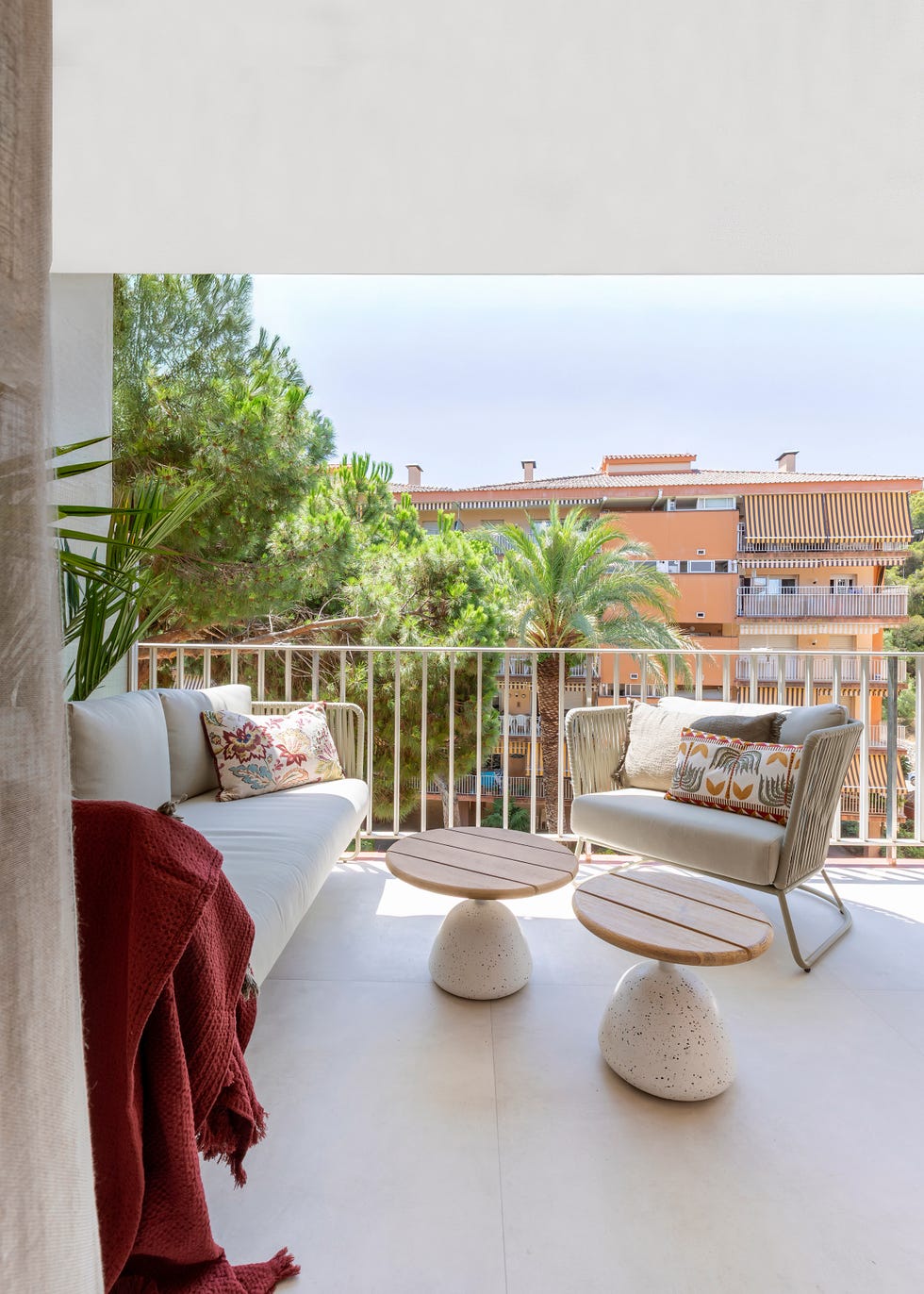 terraza con muebles de exterior