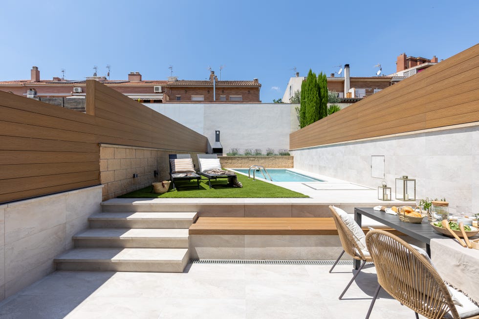 terraza con piscina