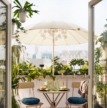 Terrazas pequeñas y balcones: 10 ideas y muebles de Ikea geniales