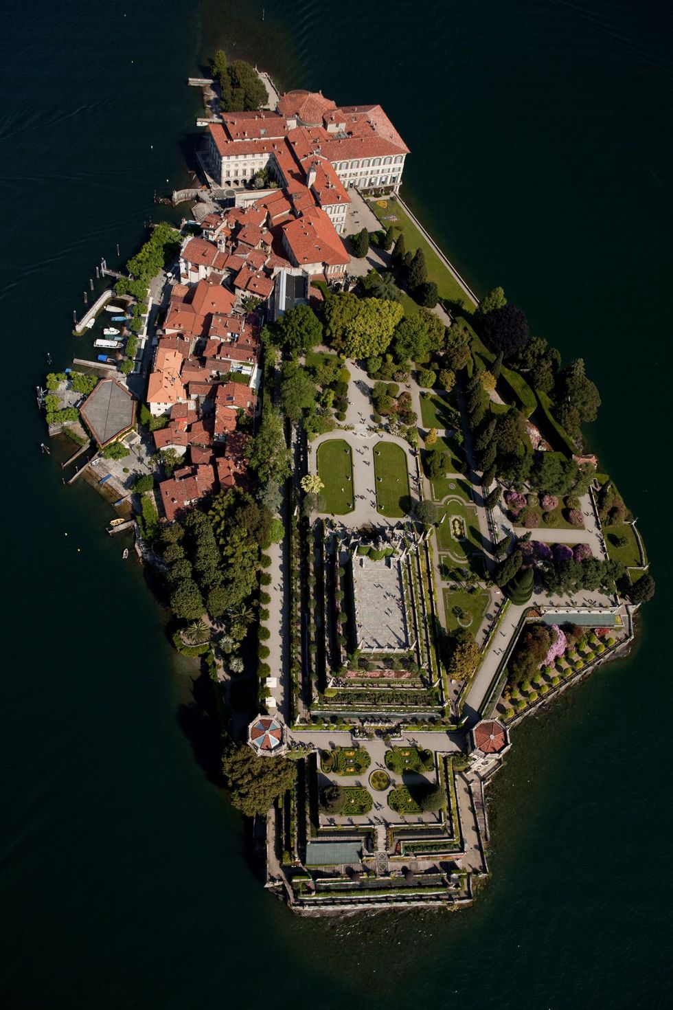 Louis Vuitton sceglie l'Isola Bella per la sua sfilata