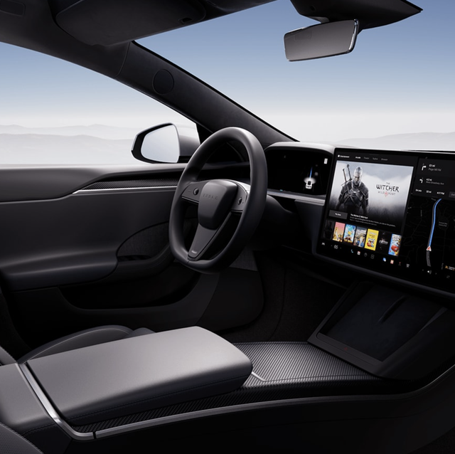 Tesla Model S, Model X Unyoked, Get Regular Steering Wheel Again