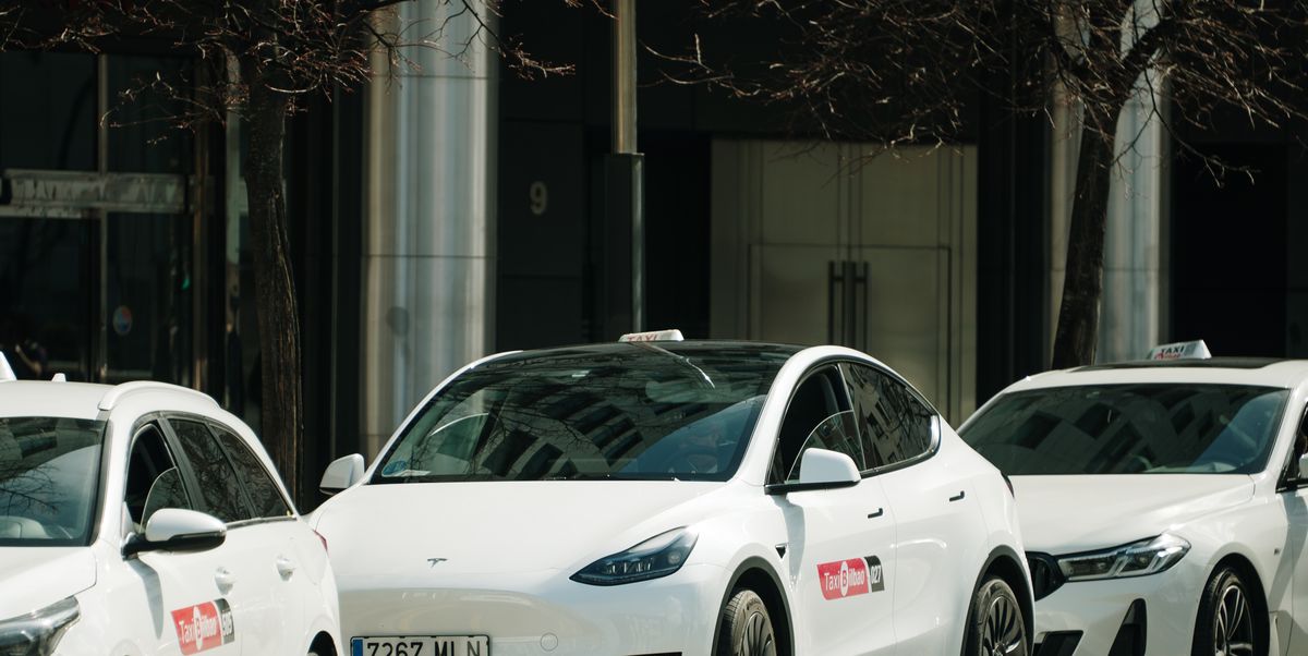Elon Musk Promised Driverless Taxis—Instead, You Get a Guy in the Passenger Seat